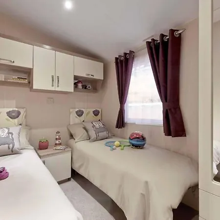 Lagooncombe Modern And Cosy *