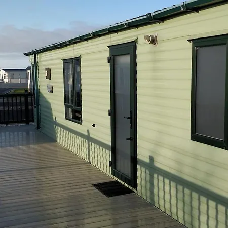 Lagooncombe Modern And Cosy Holiday home