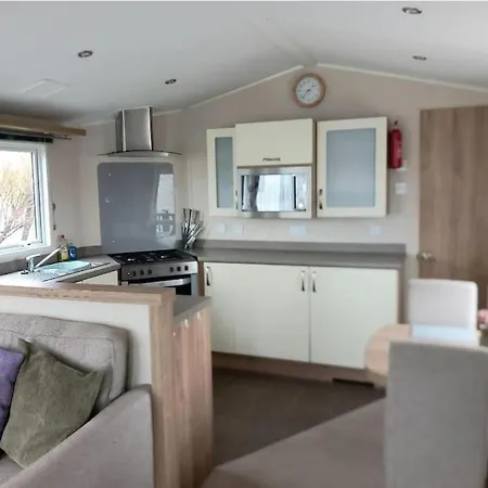 Lagooncombe Modern And Cosy