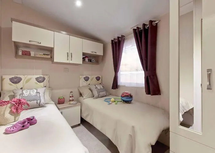 Lagooncombe Modern And Cosy *