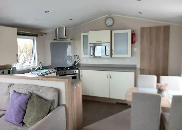 Lagooncombe Modern And Cosy